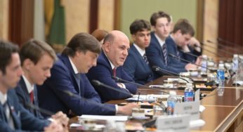 Михаил Мишустин: зарплаты в РФ за 2023 год выросли на 14% 