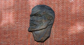 ВЦИОМ: к Ленину положительно относятся 47% россиян
