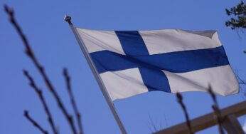 Финские компании перестали вывозить мусор из посольства РФ в Хельсинки