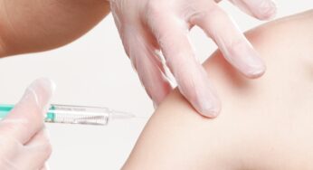 The Lancet: неполная вакцинация при COVID-19 привела к тысячам госпитализаций