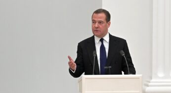 Медведев пожелал новой Пражской весны после слов о новой блокаде Ленинграда