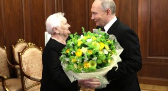 Путин встретился в Кремле со своей классной учительницей Верой Гуревич