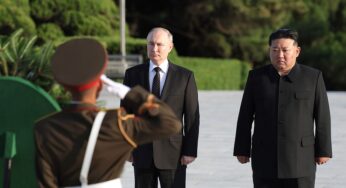 Путин подарил главе КНДР портрет Ким Ир Сена и письменный набор