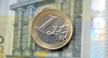 Финансист Бабин: В РФ вырос спрос на иностранную валюту