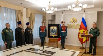 Генерал армии Виктор Золотов передал Августовскую икону Божией Матери главному храму Росгвардии