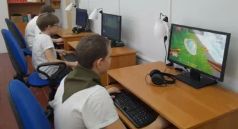 Свыше 240 000 участников «Зарницы 2.0» обучились пилотированию БАС на симуляторе «Академия дронов»